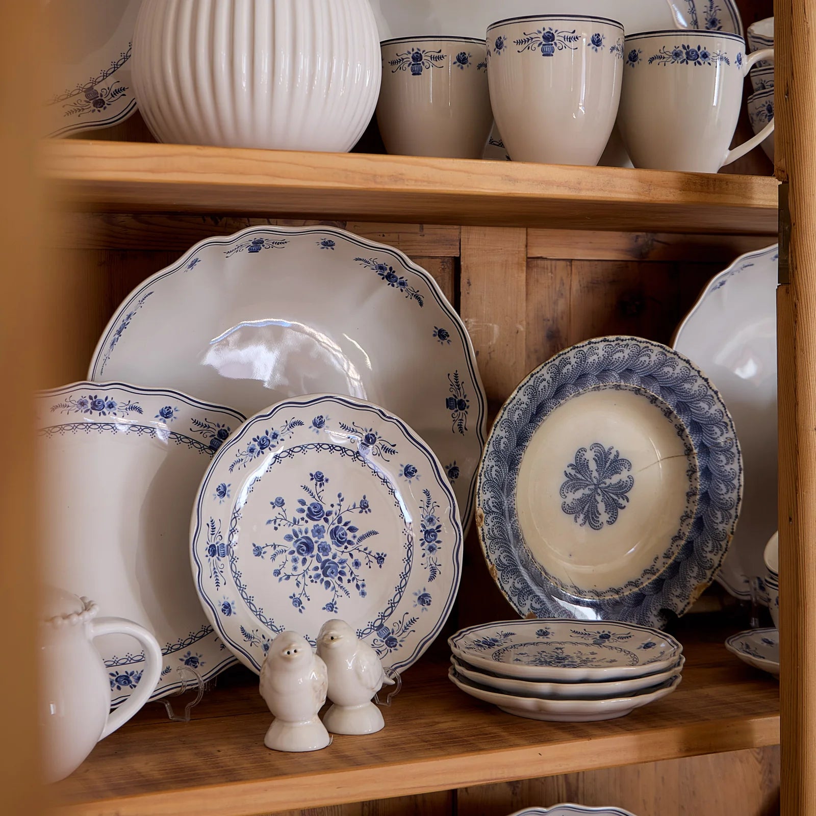 Costa Nova Vila Serving Bowl - White/Blue